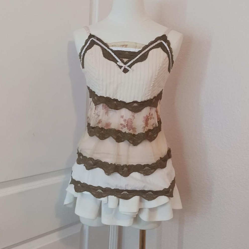Elegant Lace Trimmed Camisole Top